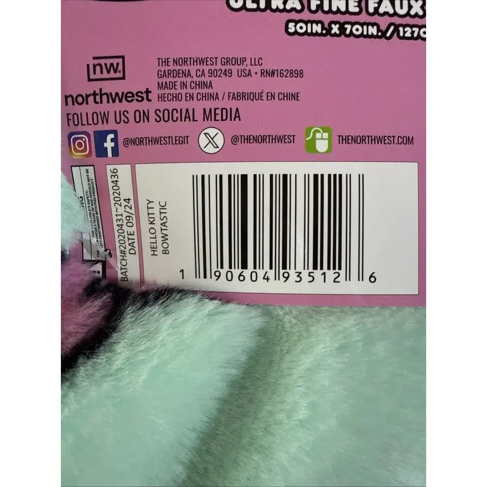 Hello Kitty Throw Blanket Ultra Fine Faux Green Fur Bowtastic Pink 2024 Sanrio